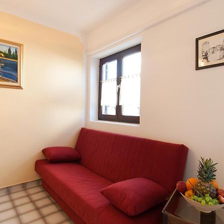 Weis Apartments Ровінь Номер фото
