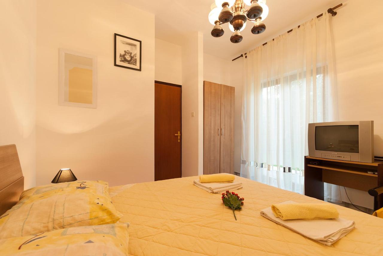 Weis Apartments Ровінь Номер фото
