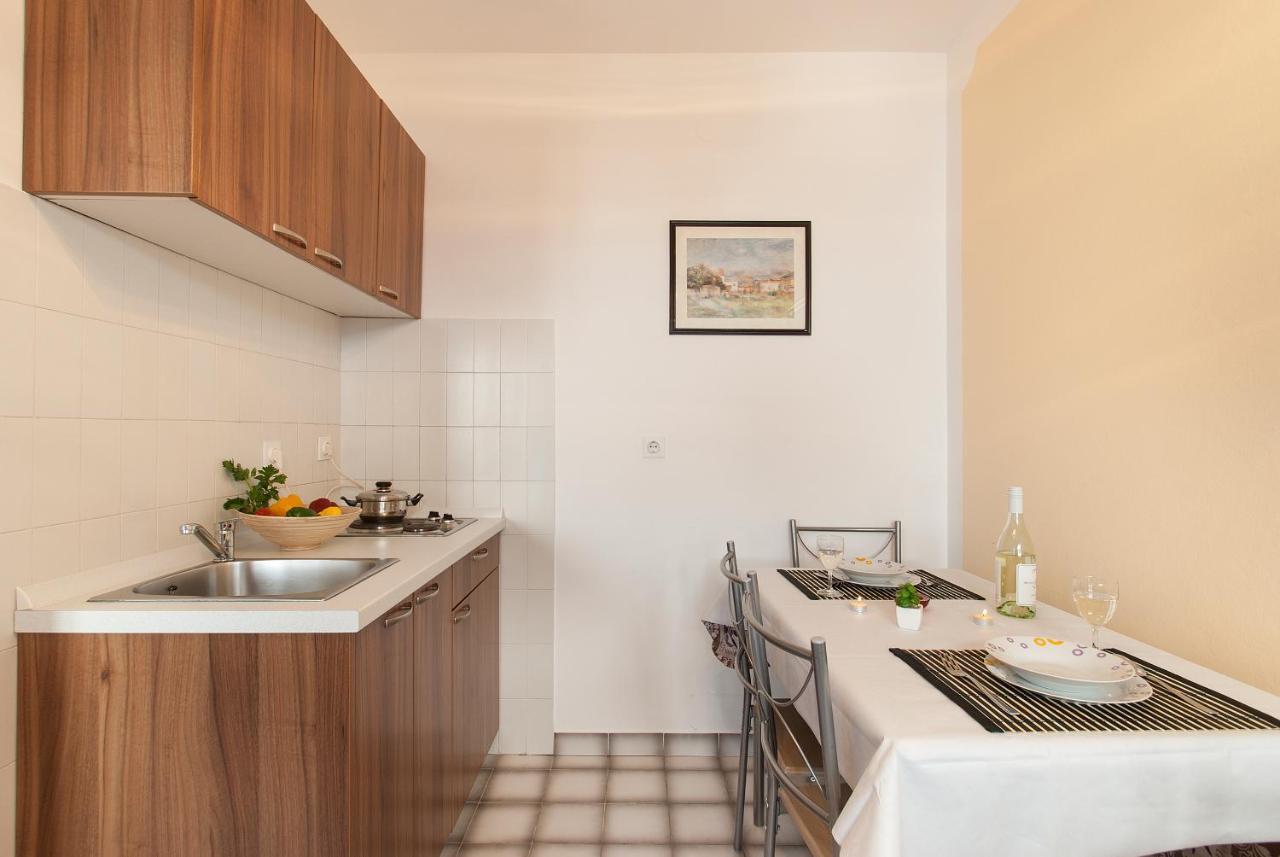 Weis Apartments Ровінь Номер фото