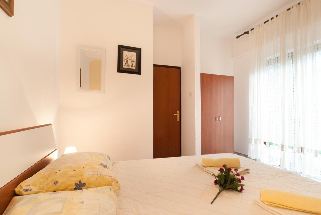 Weis Apartments Ровінь Номер фото