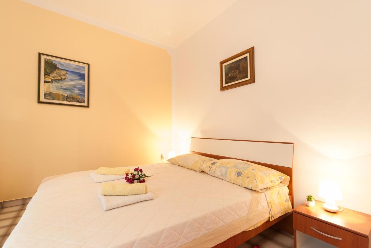 Weis Apartments Ровінь Номер фото