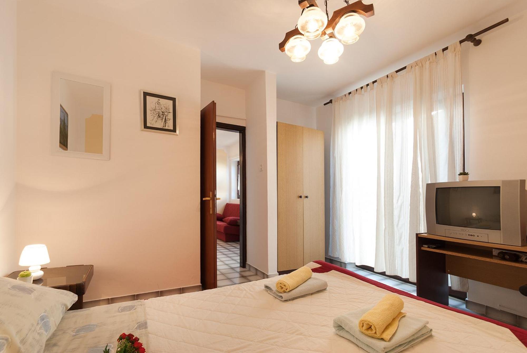 Weis Apartments Ровінь Номер фото